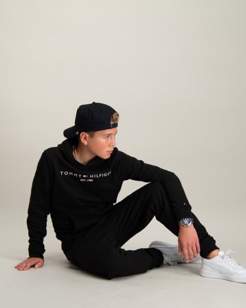Tommy Hilfiger ESSENTIAL HOODIE Zwart Hoodies Jongens - Kids Brand Store