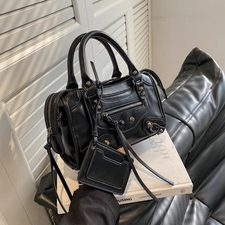 Vintage Väska Kvinnor Ny Lyx Kvalitet Mjukt Läder Handväska Kvinnlig Casual Dam Axel Shopping Pack Mobiltelefon Väska Flicka Svart