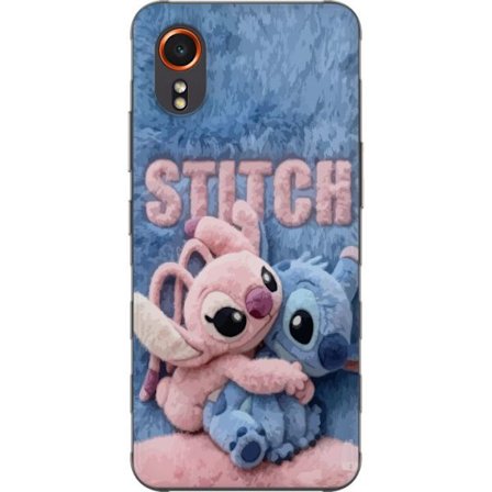 Kompatibelt Mobilskal till Samsung Samsung Galaxy Xcover7 Söta fluffiga Stitch och Angel kramas på ett mjukt pälsigt underlag med pastellfärger so