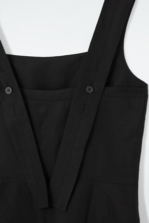 COS Femme Robe Tablier Courte Encolure Carrée in Noir