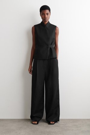 COS Relaxed Linen-Blend Wide-Leg Trousers in Black - Women