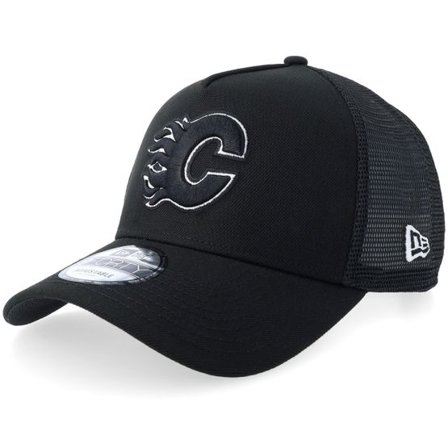 New Era - NHL Svart trucker Keps - Calgary Flames 9FORTY Black/White A-frame Trucker @ Hatstore