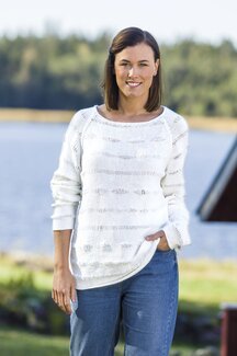 Tröja med tappade maskor Saga