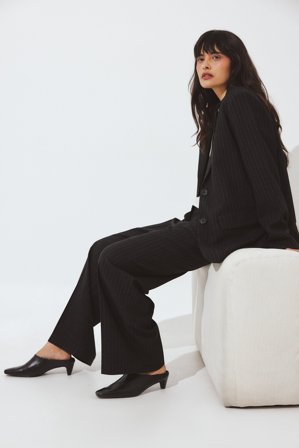 NA-KD Randiga kostymbyxor med struktur och låg midja - Lågmidjade kostymbyxor - Grå,Stripe - EU 38