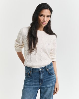 GANT - Kabelstrikket genser i lammeull med rund hals til dame cream