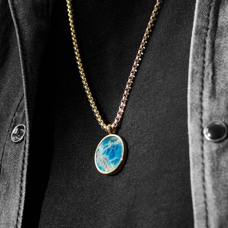 Orisun | Kullanvärinen pyöreä kaulakoru apatiittikivellä miehille - Teräskaulakorut