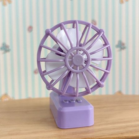 Miniatyyri sähkötuuletin nukkekodin kalusteet PURPLE