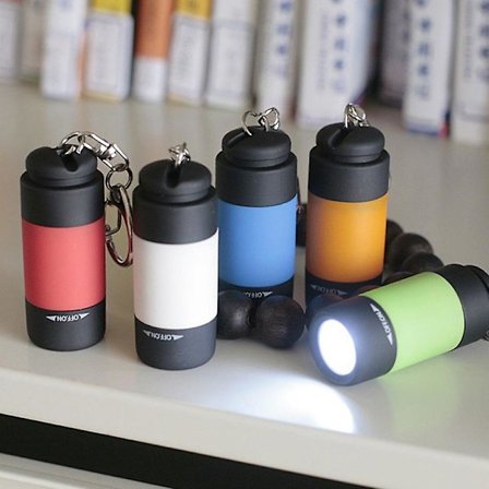5 stk. mini lommelygte USB genopladelig LED udendørs lille nøglering lys bærbar plastik lommelygte