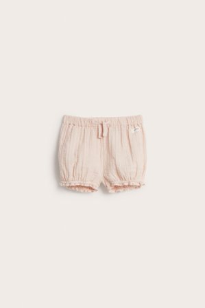 Newbie | Puffiga shorts med volang | Ljusrosa