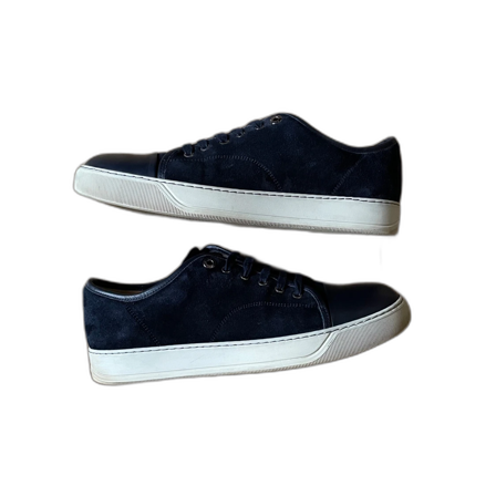Mörkblå sneakers från Lanvin i mocka