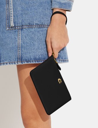 Coach Essential Small Wristlet - Black - ONE SIZE