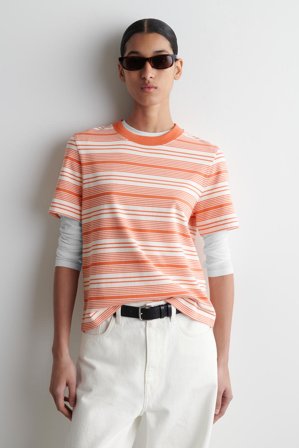 COS Damen Schlichtes T-Shirt Mit Normaler Passform - Orange