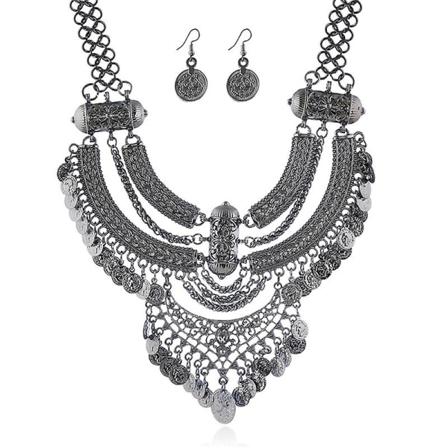 Myntkjede i legering med stort bohemsk preg for kvinner