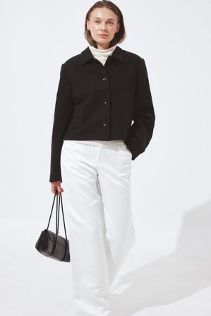 NA-KD - Kort kåpe med skarpe skuldre - Vårjakker - Svart - EU 36