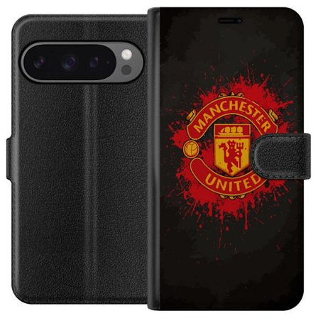 Kompatibelt Lommeboketui til Google Google Pixel 9 Pro XL Manchester United logo i rød og gul farge med røff sportslig bakgrunn