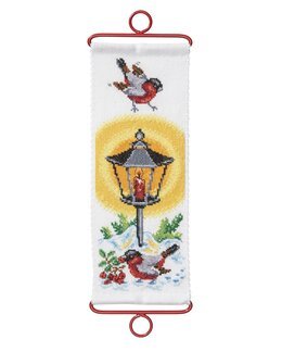 Broderipakke Miniveggteppe I lyktens skinn - Svarta Fåret