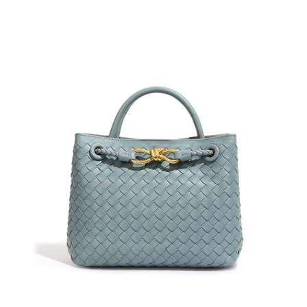 Käsintehdyt kudotut käsilaukut Naisten metalliköysisolki Design Yksinkertainen Olkalaukku Suuri Tilavuus Crossbody Laukku Tyttöjen Käsilaukku Haze 