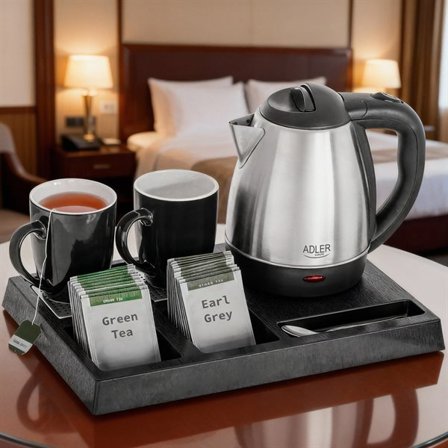 Vattenkokare 1,2 l med välkomstbricka, keramikkoppar och förvaringsfack