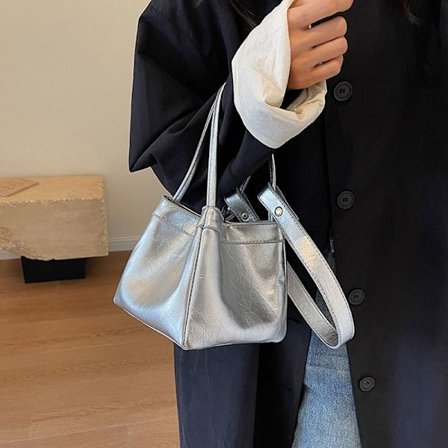 Bucket Bag Axelväska SILVER - spot sales