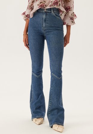 Dr. Denim - Moxy Flare V Cut - Cape Mid Plain - Kläder - - Bubbleroom