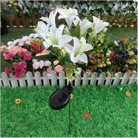 Solcelle Hagelys Utendørs, Realistisk Liljeblomstdekor med 7 Blomstrende Hoder - Vanntette LED Landskapslys for Plen, Gangvei,