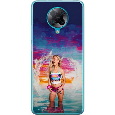 Kompatibelt Mobildeksel til Xiaomi Poco F2 Pro Blond kvinne i fargerik strandantrekk som leker i havet ved solnedgang