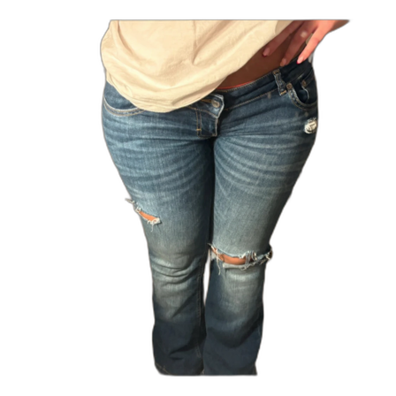 Blå bootcut jeans med slitningar