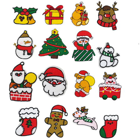 Pakke med 16 jule-tema strygemærker med broderi i form af julestrømper, s