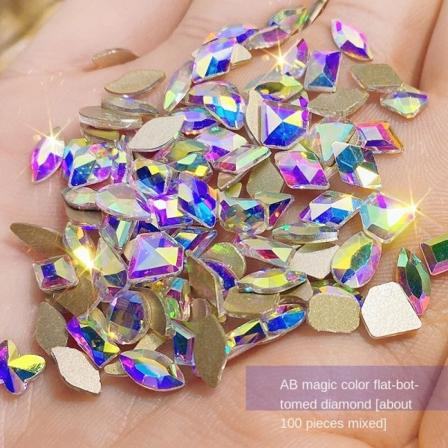 Negledekorasjoner for neglekunst blandet neglepynt Aurora Phantom Fancy Shape diamanter over diamant-klistremerke AB magic Color mixed 100 pieces