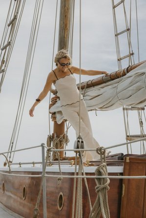 Sofi Fahrman Engelbert x NA-KD Unterhemd aus Leinenmischung mit Muschelkante - Sommerset - Beige - EU 36