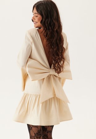 Bubbleroom Occasion - Bow Back Shift Dress - Cream