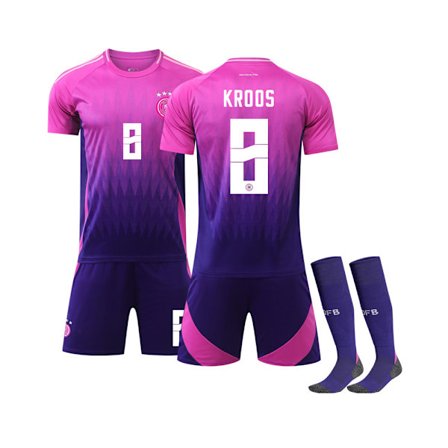 25 Tyskland bortedrakt rosa nr. 8 Kroos fotballdraktsett inkluderer barn- og voksenstørrelser nr. 8 Kroos no. 8 Kroos Sarl no. 8 Kroos