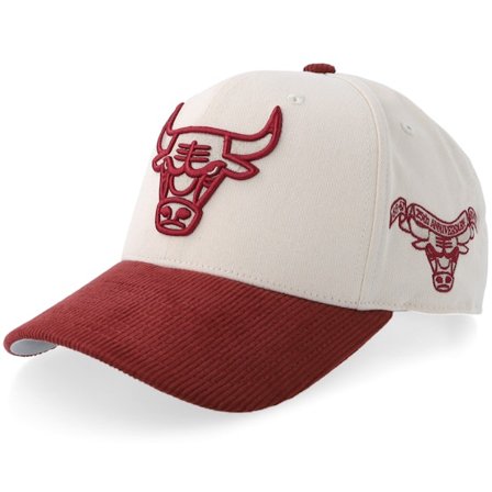 Mitchell & Ness - NBA Blanc adjustable Casquette - Chicago Bulls Fall Corduroy Pro Off White/Burgundy Adjustable @ Hatstore