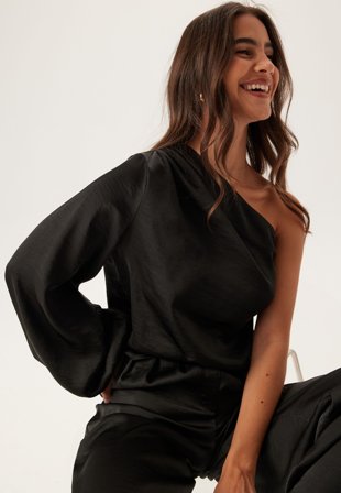 Bubbleroom - Satin One Shoulder Blouse - Black - Kläder