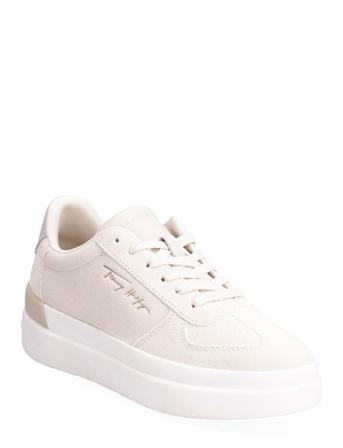 Th Signature Suede Sneaker Låga Sneakers Creme Tommy Hilfiger