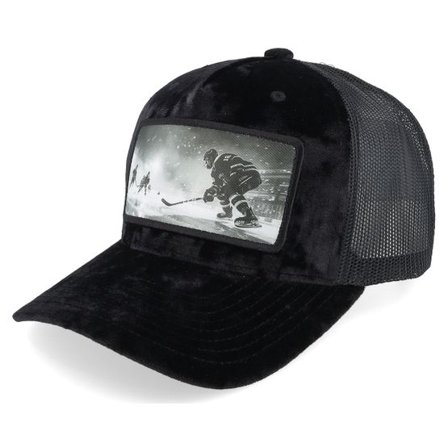 Calza Pennello - Svart trucker Keps - Ice Hockey In Action Patch Velvet Black A-Frame Trucker @ Hatstore