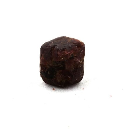 Stenar och mineraler. Granat. 4,61 ct. Skardu-området, Gilgit-Baltistan, Pakistan.