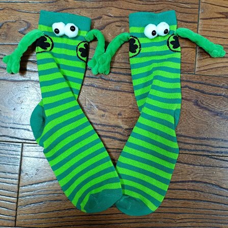 Roligt par som håller strumpor som håller handen Sock STYLE 3 STYLE 3