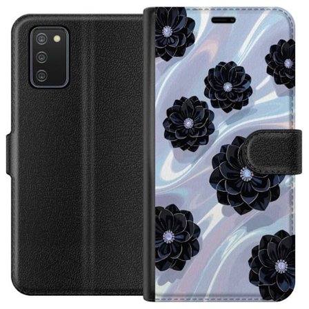 Samsung Galaxy A02s Plånboksfodral svarta blommor på skimrande bakgrund elegant lyxig floral design