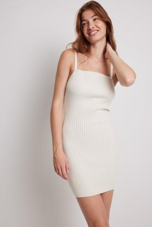 Ida Carlsson x NA-KD Robe mini en maille côtelée - Collections des influenceuses - OffBlanc - Medium
