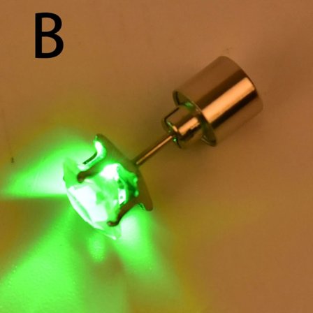 2Pc Party Charm LED Örhänge Light Up Crown Glödande Crystal Ear