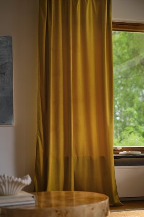 Jotex - Fløyelsgardin 1-lengde Senapsgul - SAVANNAH - Kjøp Fløyelsgardiner hos Jotex