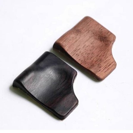 Puinen tärinäkahva peukalon sormituki Nikon Zf -kameraan, korvaa teipillä