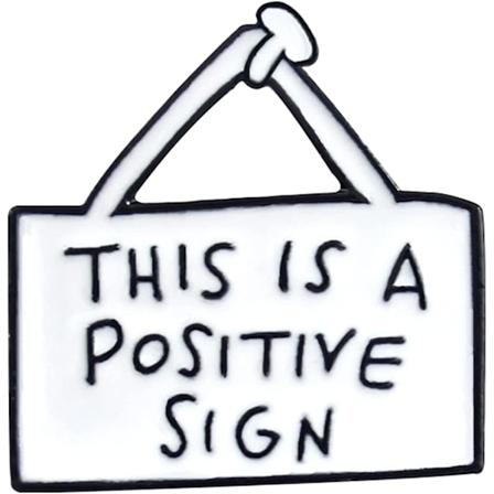 K sintehdyt koristepainikkeet ja -soljet, mielenkiintoinen s p kirjainmuotoilu, k sintehty emalinen lapel-solki arkiel m n