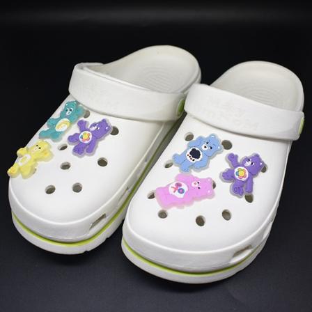 Crocs-kenkäkoristeiden 7 kappaleen setti, mukautettavissa Jibbitz-koristeilla, unisex-aikuisten, monivärinen
