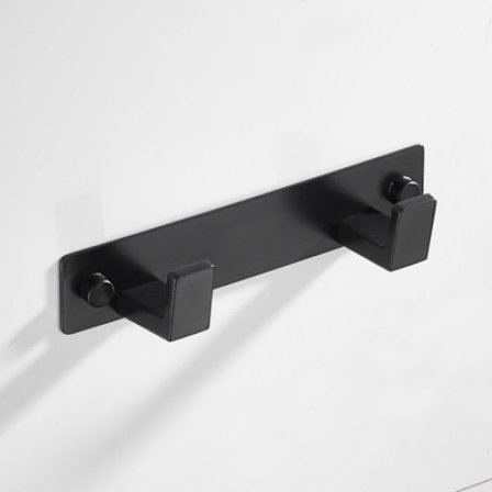 (to sorte kroker) Svart klesstativ i rustfritt stål med håndkle