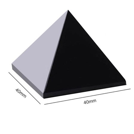 Dekoration av pyramid i naturlig obsidian för vardagsrummet