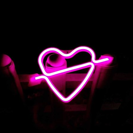 Led-neonvalo sydämen muotoinen koristelamppu luova Amorin nuolen valo juhlapöydän koristelamppu juhliin häihin (vaaleanpunainen valo), 22*16*2cm