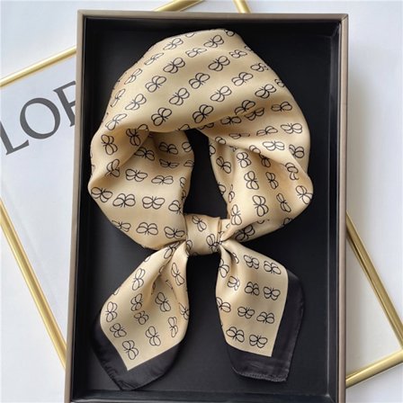 Kvindernes 27,5" Satin Square Silke Ligner Hår Tørklæder og Wraps Hovedtørklæde til at sove, OPP Pose Emballage. FJ488-4