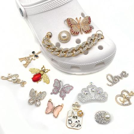 14 stk. 3D Clog Sandal Smykker (Butterfly Rhinestone), Sko Charms, Søde Sko Smykker til Clogs Sko Sandal Armbånd DIY